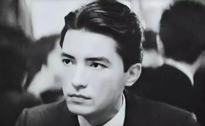 演员“华人之光”尊龙被“炒作大王”毁了凯时尊龙人生就是博从国际巨星沦落为三流(图5)