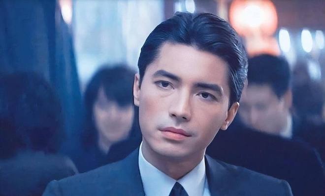 ：“我无父无母没有名字一生孤独”z6尊龙网站71岁亚洲第一美男(图3)